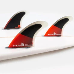 DERIVES FCS II ACCELERATOR PC MEDIUM RED/BLACK SET DE 3 THRUSTER -Libresurf Boutique derives fcs ii accelerator pc medium red black set de 3 2