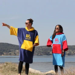 Poncho Howzit Bleu/jaune -Libresurf Boutique poncho howzit bleu jaune 9